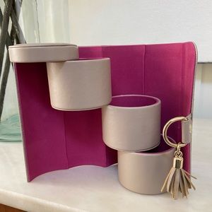 Vlando leather jewelry travel case, felt details